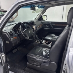 Mitsubishi / PAJERO FULL HPE Automático 3.8 V6 SUV Prata Mitsubishi / PAJERO FULL HPE Automático 3.8 V6 SUV Prata