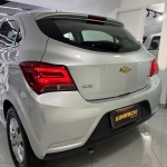 Chevrolet / ONIX LT 1.0 Hatch Prata Chevrolet / ONIX LT 1.0 Hatch Prata
